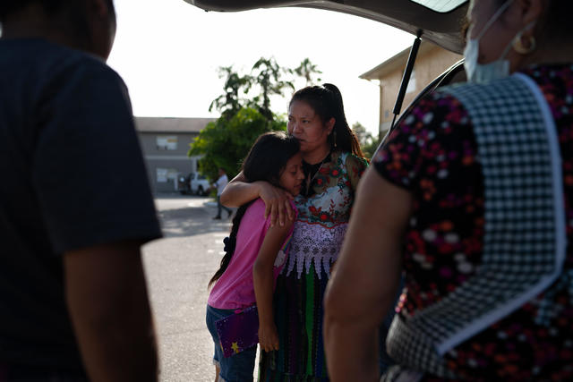 Federal judge prohibits separating migrant families at US border