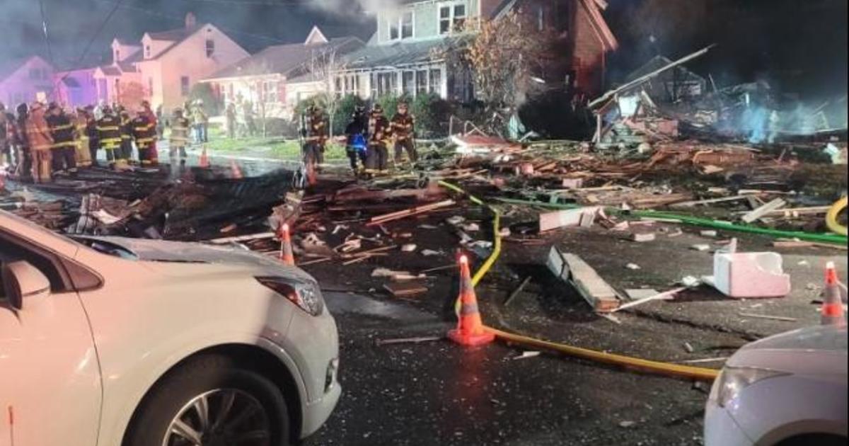 Експлозия на къща в жилищен квартал в Онеонта Ню Йорк