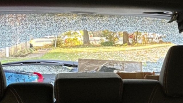 kdka-honda-hr-v-shattered-windshield.png 