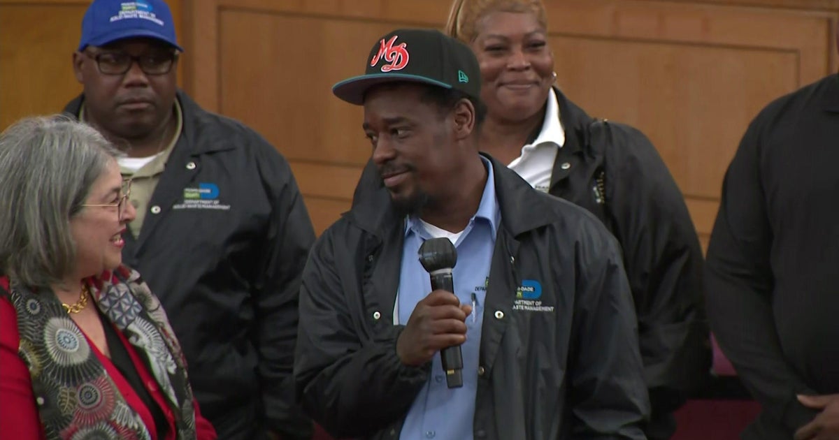 Miami-Dade Solid Squander Management worker honored for aiding to preserve a man’s lifestyle Miami-Dade Solid Squander Management worker honored for aiding to preserve a man’s lifestyle