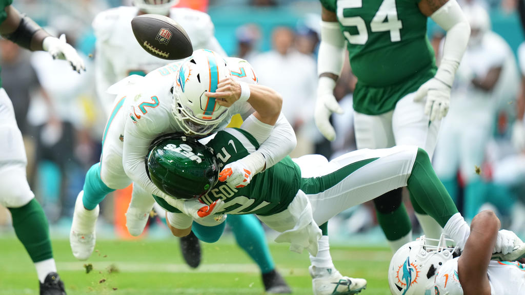 Jets blanked by Dolphins, eliminated from postseason contention for
13th straight season