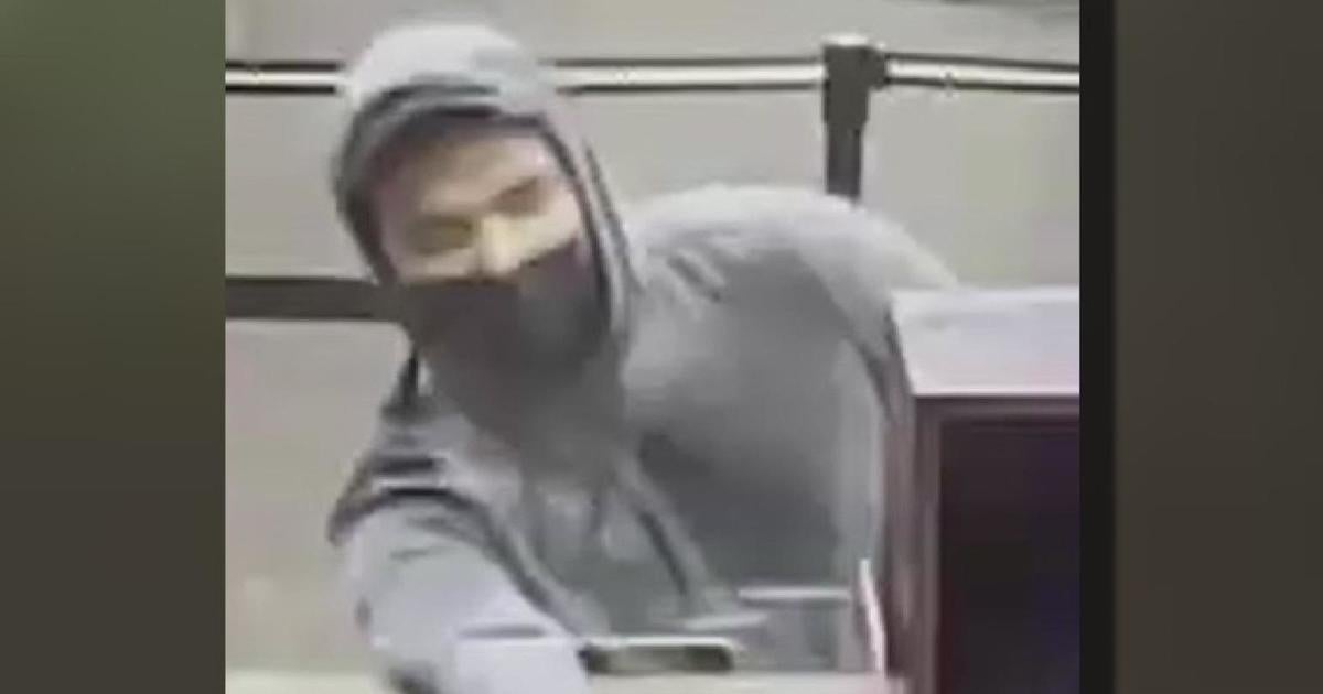 FBI Investigating Bank Robbery In Suburban Chicago - CBS Chicago