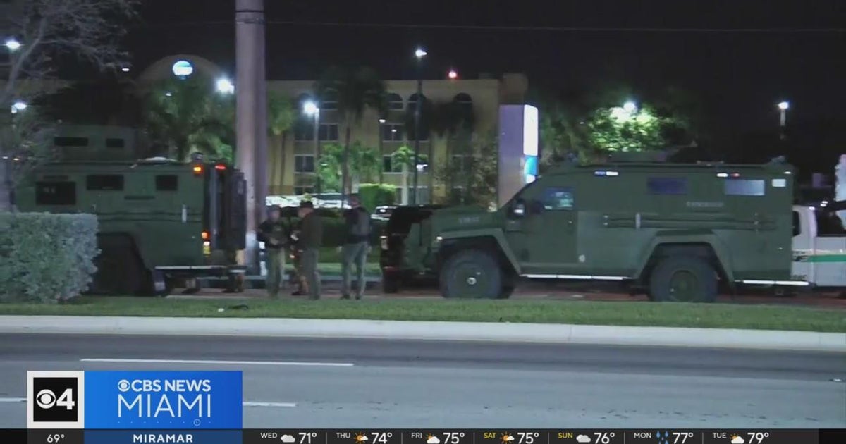 SWAT standoff at Oakland Park lodge finishes in arrest