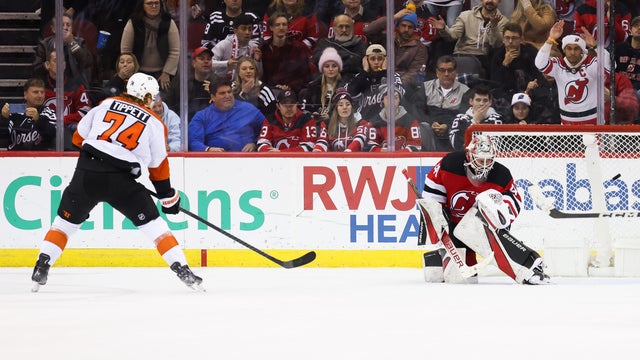 Philadelphia Flyers right wing Owen Tippett (74) scores the game winning goal in overtime during a game between the Philadelphia Flyers and New Jersey Devils on December 19, 2023 at Prudential Center in the Newark, New Jersey.