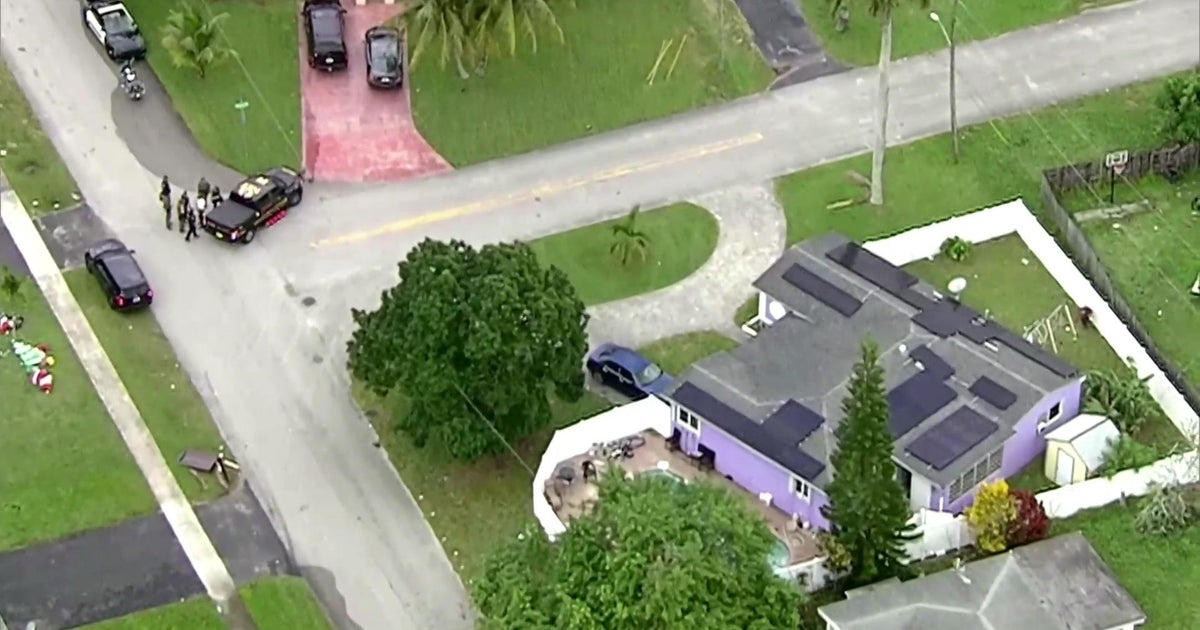 Police look into Miramar taking pictures Police look into Miramar taking pictures