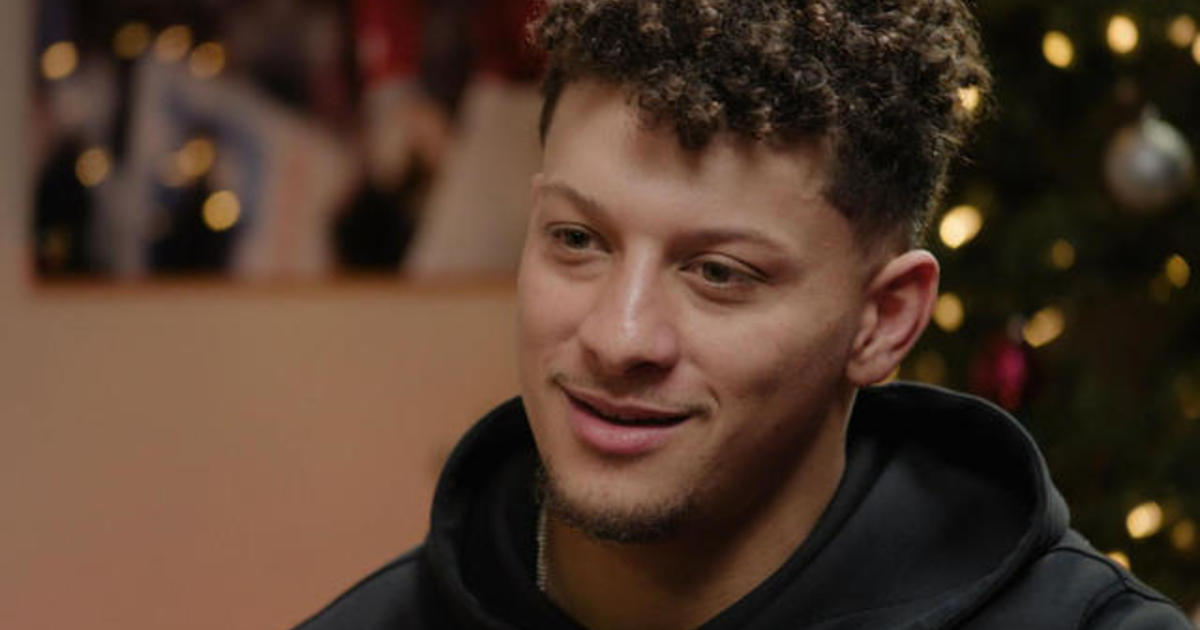 Patrick Mahomes on how the Chiefs are handling Taylor Swift and Travis Kelce’s romance