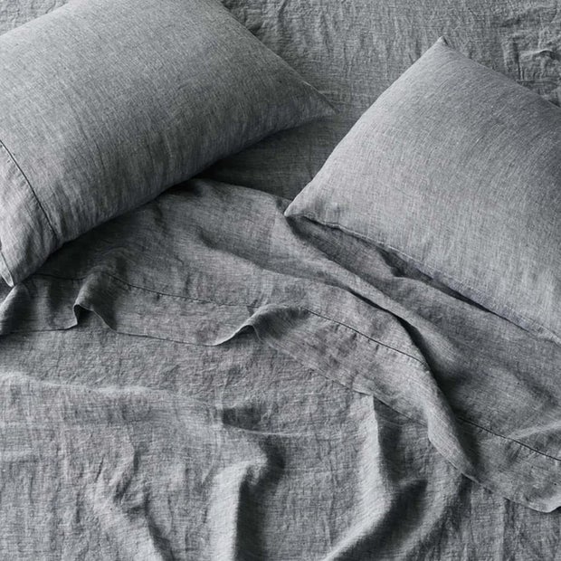 stonewashed-linen-sheet-set-indigo-chambray-1-19a16ae8-21b4-4891-8d63-ec22204a509d.jpg