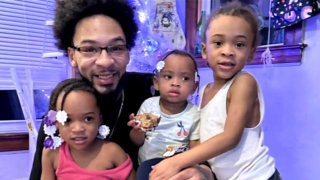 cbsn-fusion-a-detroit-man-turned-to-strangers-to-bring-christmas-joy-to-a-neighbor-reeling-from-tragedy-thumbnail-2551053-640x360.jpg 