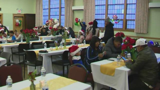 Oak Park holiday party for migrants.jpg 