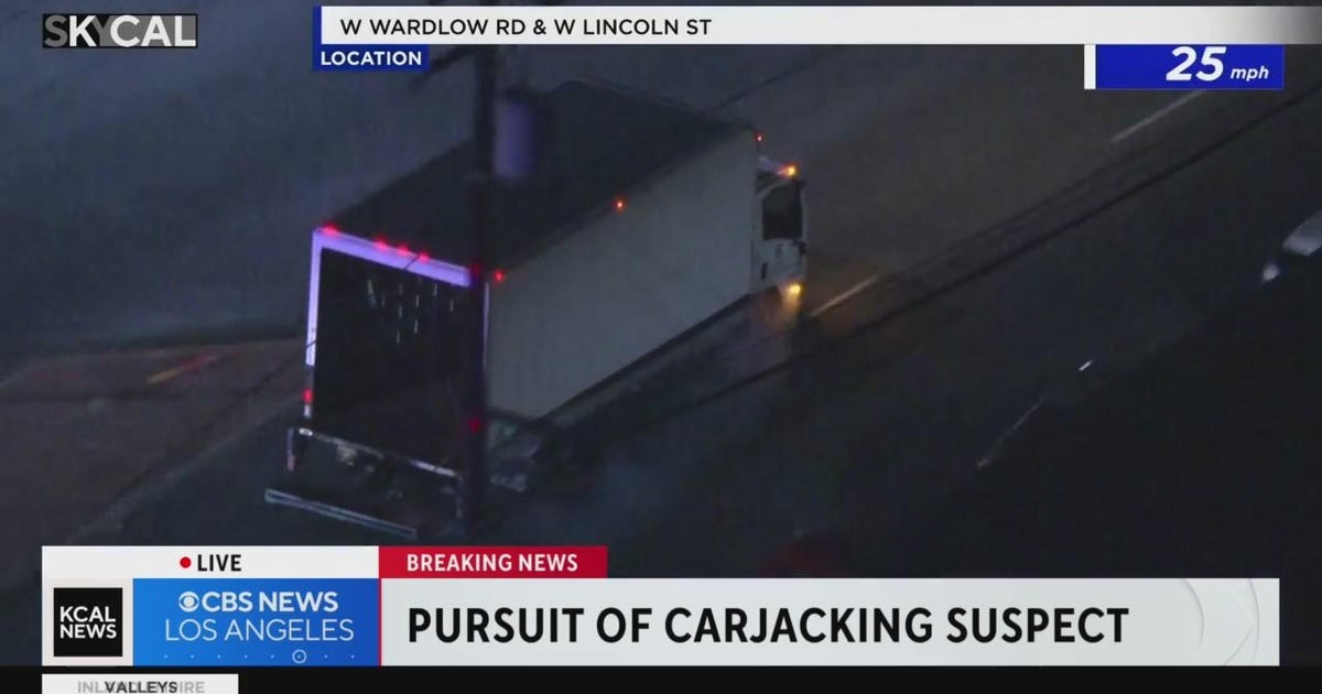 Pursuit of carjacking suspect turns into standoff - CBS Los Angeles