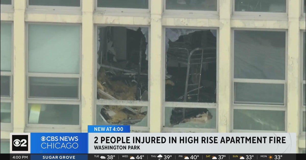 2 people injured in high-rise apartment fire in Washington Park - CBS ...