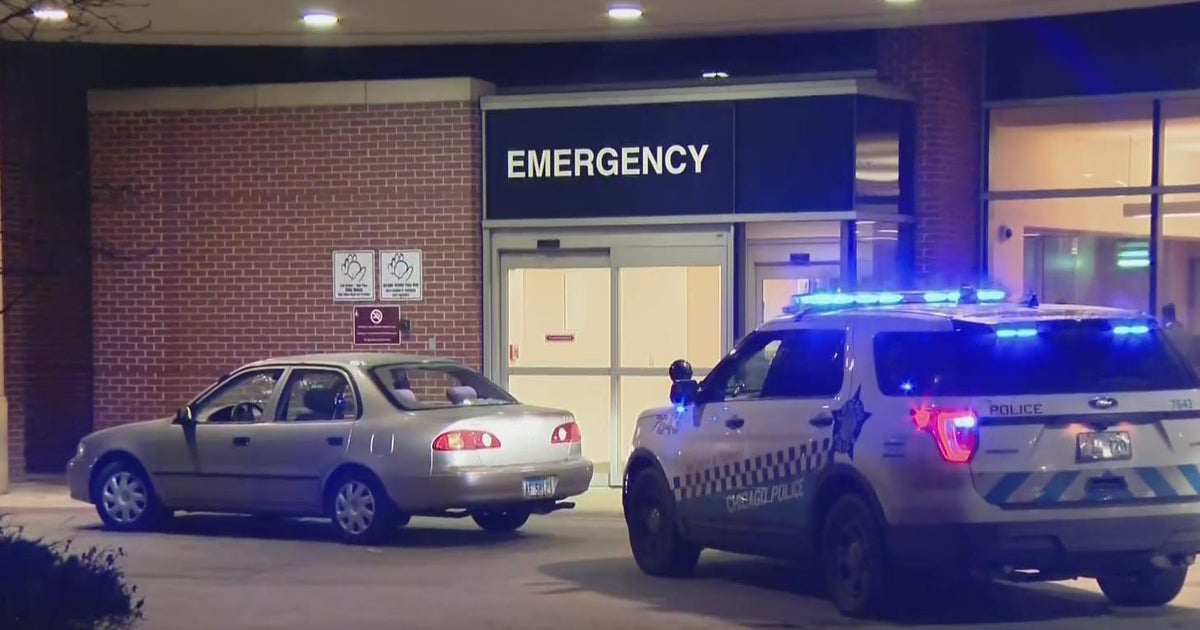 2 shot during attempted carjacking in West Garfield Park - CBS Chicago