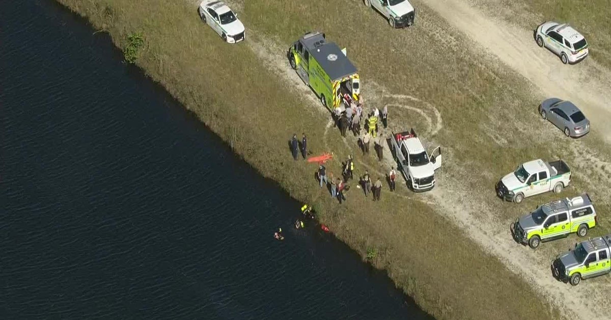 Two Injured Right after Helicopter Crashes Into SW Miami-Dade Canal