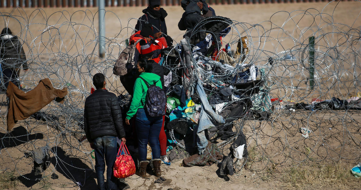 Migrant crossings at U.S. southern border reach record monthly high in December