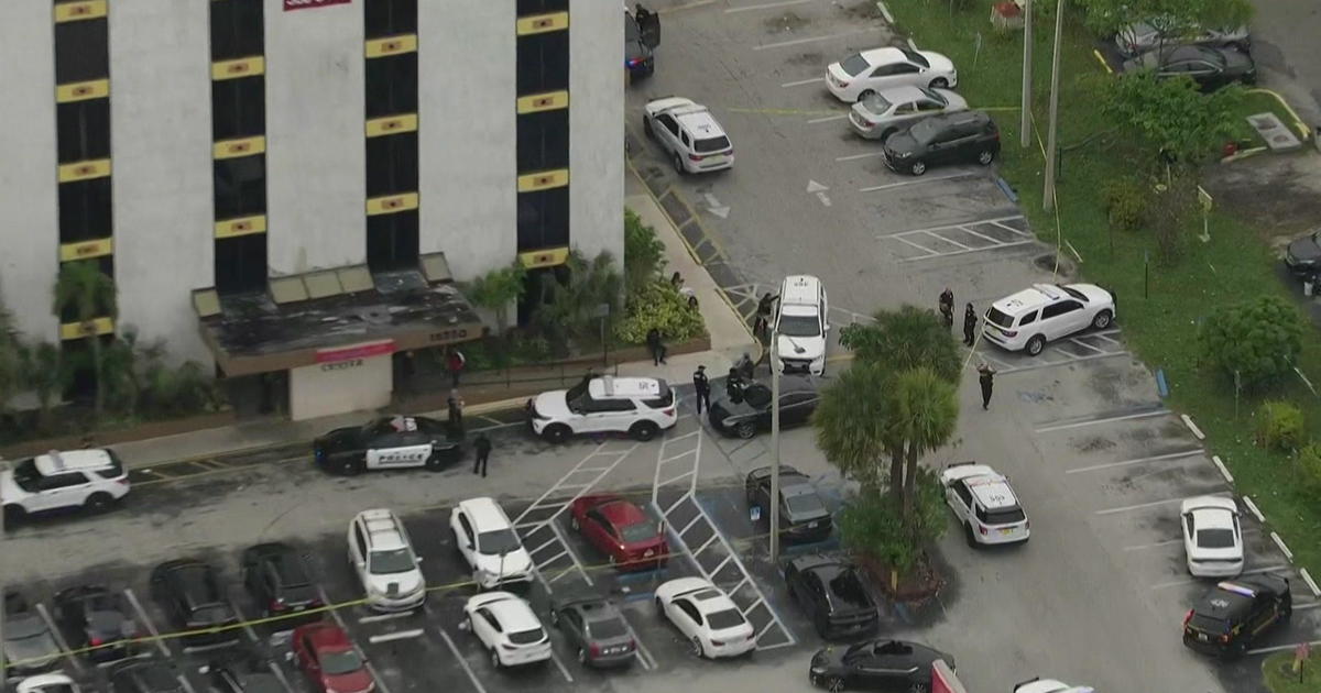 2 hospitalized next incident within Miami Gardens bank