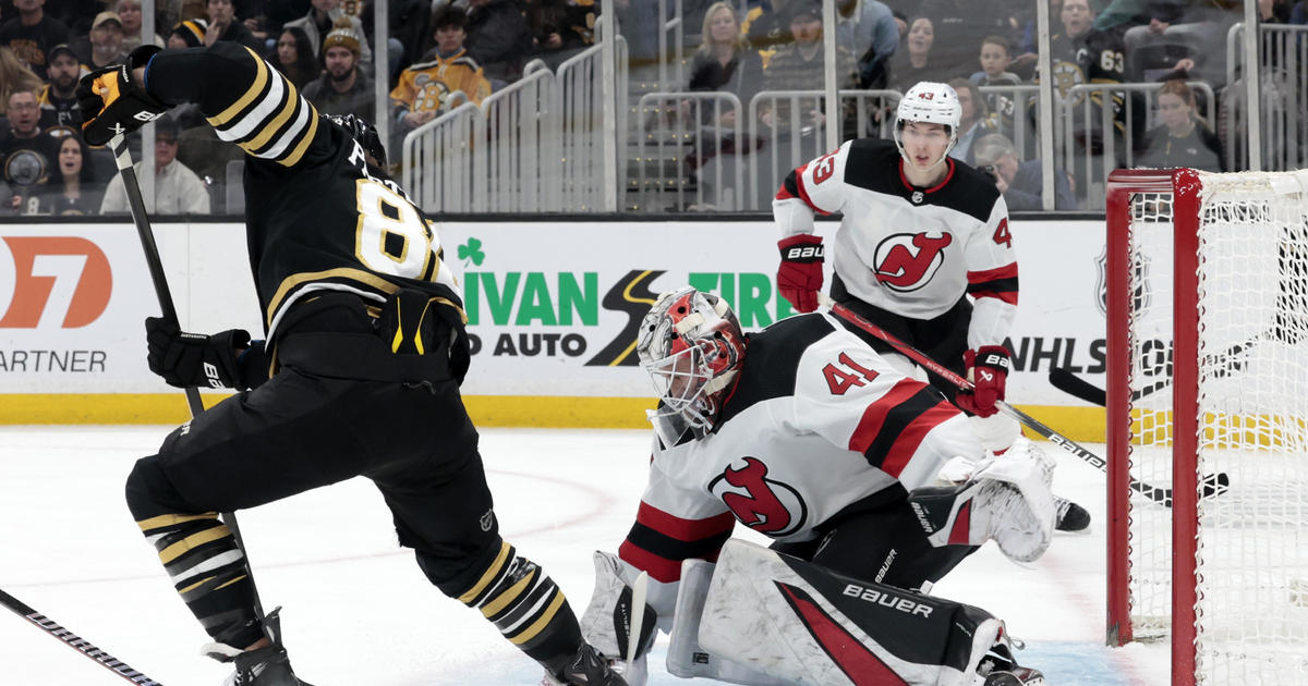 David Pastrnak And Kevin Shattenkirk Each Score Twice To Lift Bruins ...