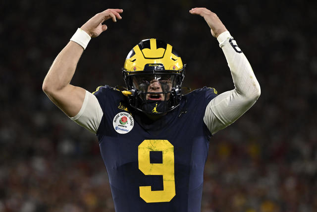 No. 1 Michigan beats No. 4 Alabama 27 20 in OT on Blake Corum s TD