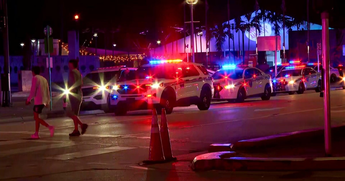 Rumors of ‘shadow aliens’ at Bayside Market go viral following significant fight amid teens generates chaos Rumors of ‘shadow aliens’ at Bayside Market go viral following significant fight amid teens generates chaos