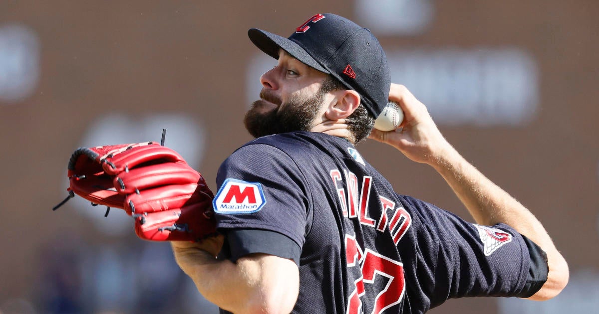 Red Sox announce signing of pitcher Lucas Giolito