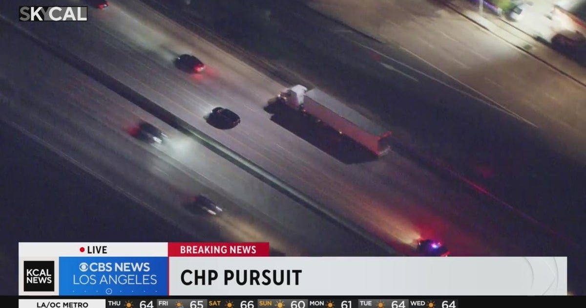 Stolen car leads police on high-speed pursuit - CBS Los Angeles