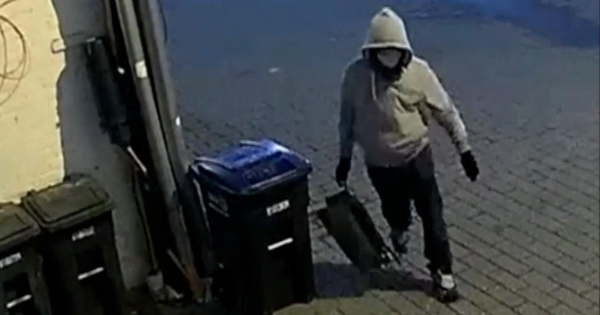 Jan. 6 pipe bomber still unidentified 3 years later - CBS News