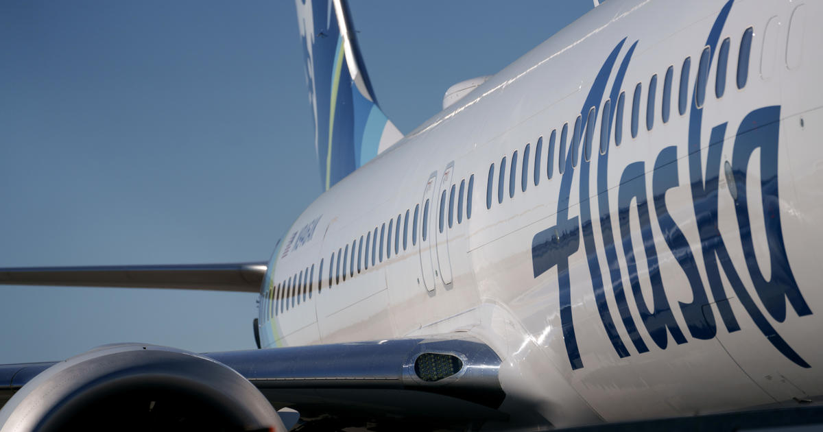 Student pilot tried to open Alaska Airlines plane cockpit multiple times mid-flight, complaint says