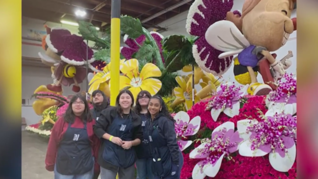Irving ISD floral design class volunteer at Rose Bowl Parade 