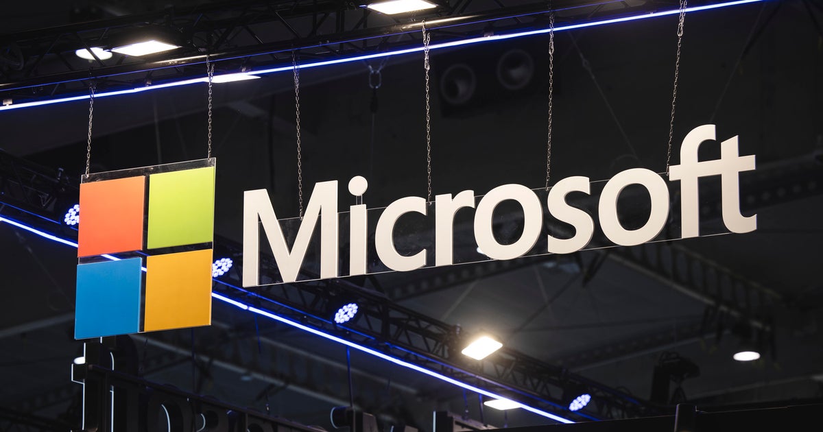 Microsoft briefly outshines Apple as world's most valuable company 