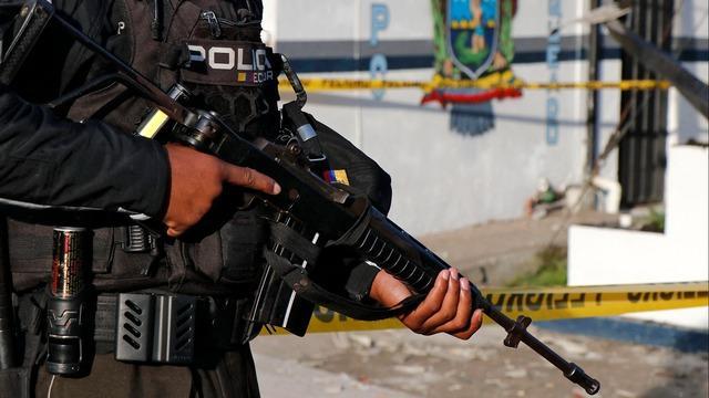 cbsn-fusion-ecuadors-president-says-country-is-at-war-with-drug-gangs-thumbnail-2593024-640x360.jpg 