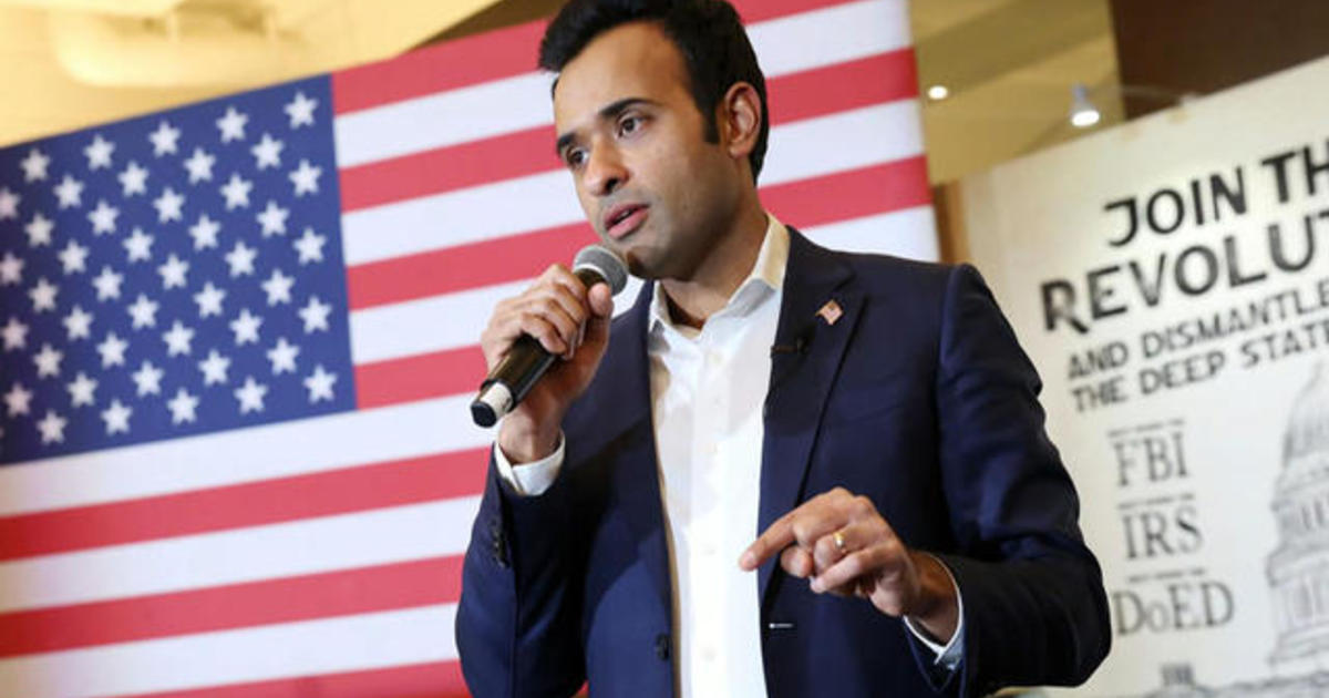 Vivek Ramaswamy suspends campaign, endorses Trump after Iowa caucuses