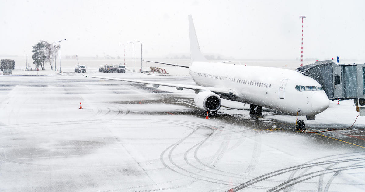 Масочното отмяна на полети продължи във вторник, тъй като зимна
