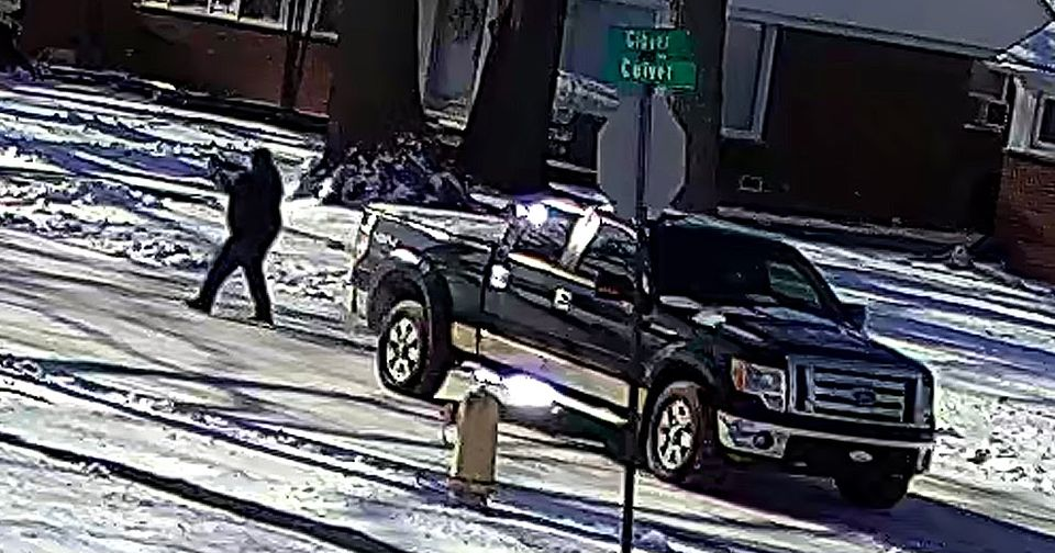 Dearborn police investigating violent road rage incident - CBS Detroit
