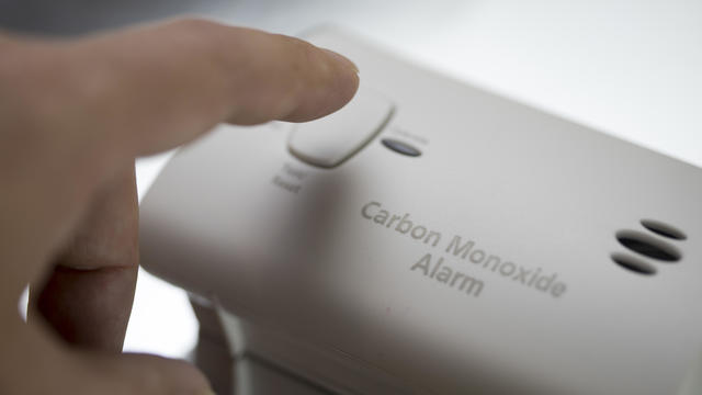 Carbon monoxide detector 