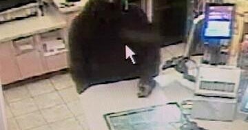 Ann Arbor police search for suspect in connection to Speedway robbery ...