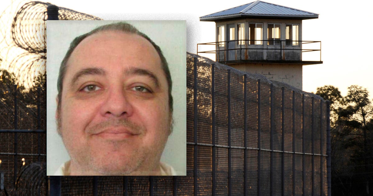 Kenneth Eugene Smith executed by nitrogen hypoxia in Alabama, marking a first for the death penalty