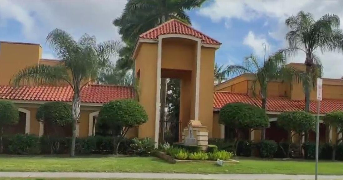 Miami-Dade condo building’s wanted repairs frustrate citizens, put state rules in highlight Miami-Dade condo building’s wanted repairs frustrate citizens, put state rules in highlight