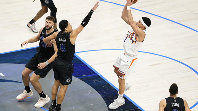 Luka Doncic scores 21, triple-double streak ends at 7 as Mavs slog past  Warriors 109-99 - CBS Texas