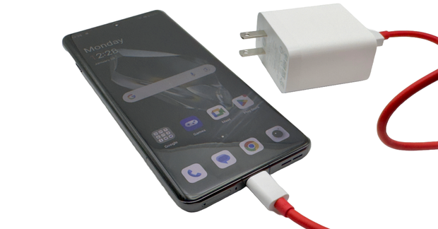 OnePlus 12 Smartphone Review 