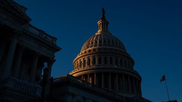 cbsn-fusion-senators-on-verge-of-striking-bipartisan-border-deal-thumbnail-2637533-640x360.jpg 