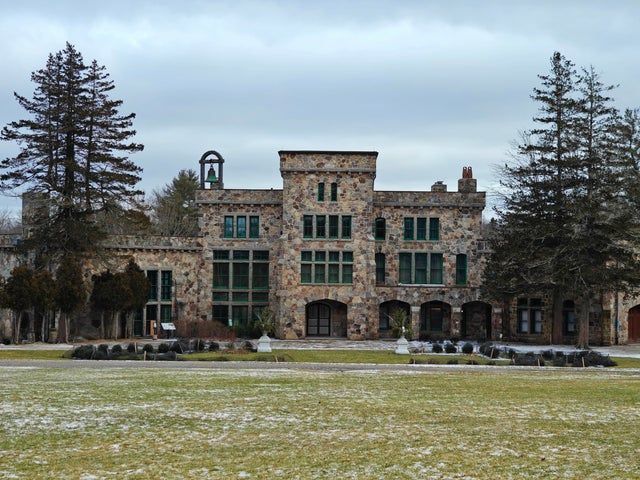 OnePlus 12 Smartphone Review 