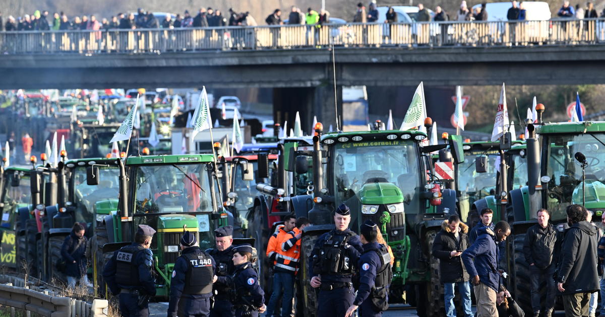 France farmers protests see 79 arrested as tractors snarl Paris traffic