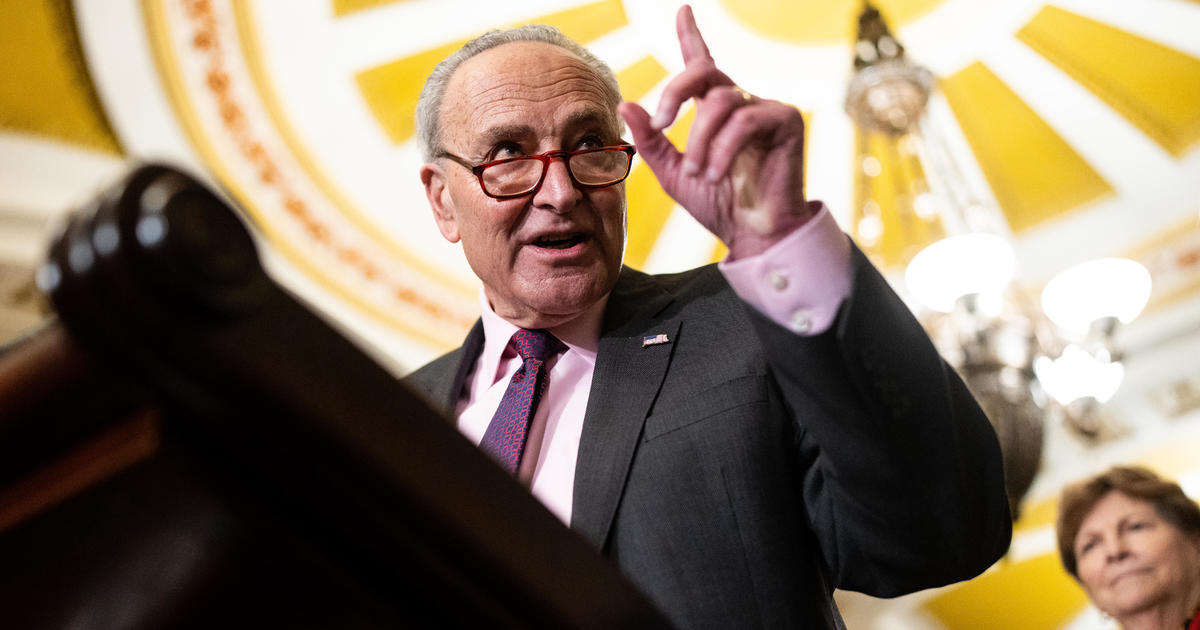 Сенатът е близо до разкриването на законопроекта за имиграцията и националната сигурност, казва Шумър
