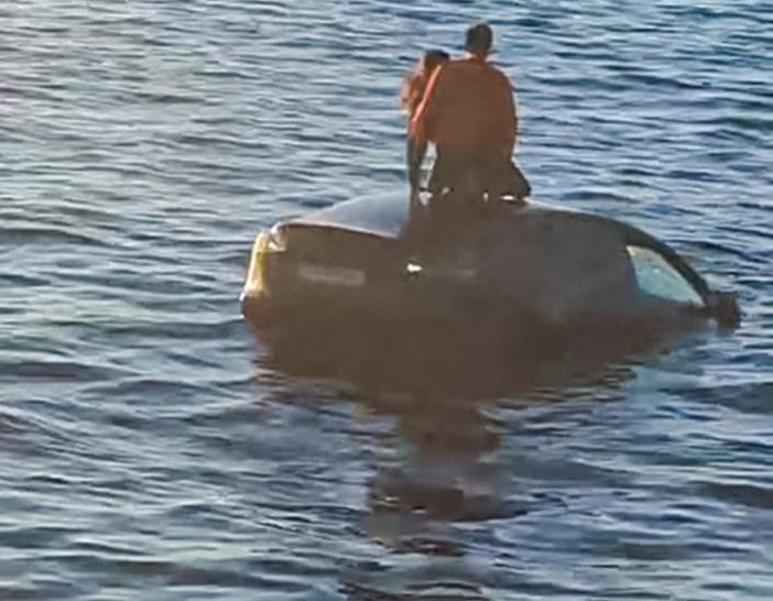 A Tesla plunged into frigid water in Norway. The motorists were rescued ...
