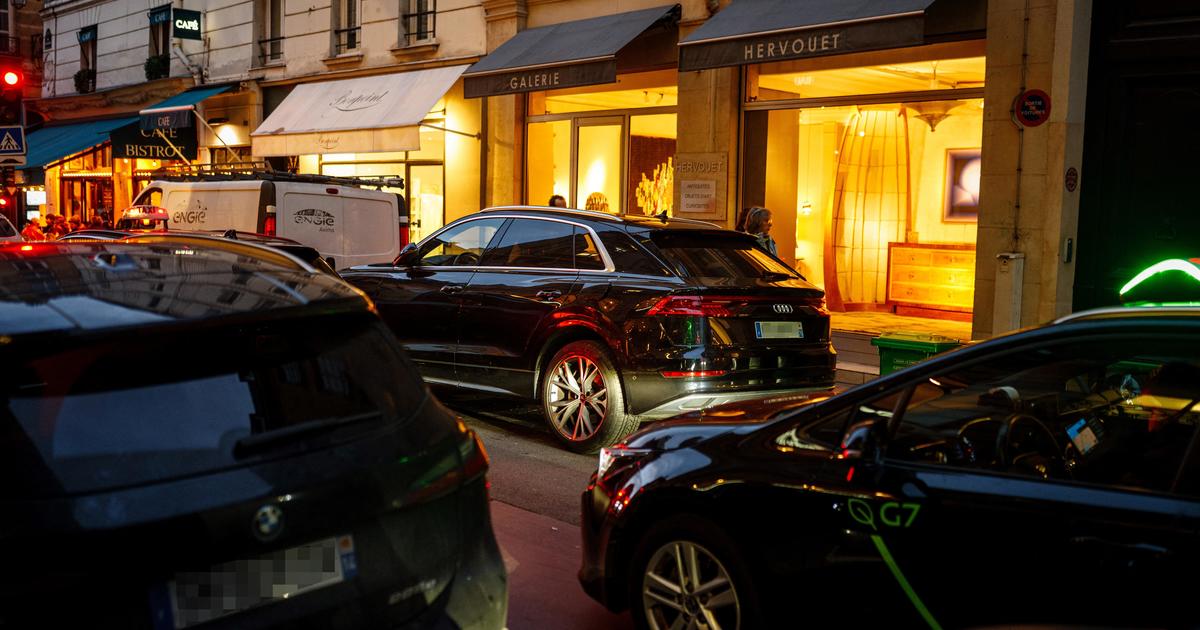 Париж е готов да утрои таксите за паркиране на SUV до почти $20 на час