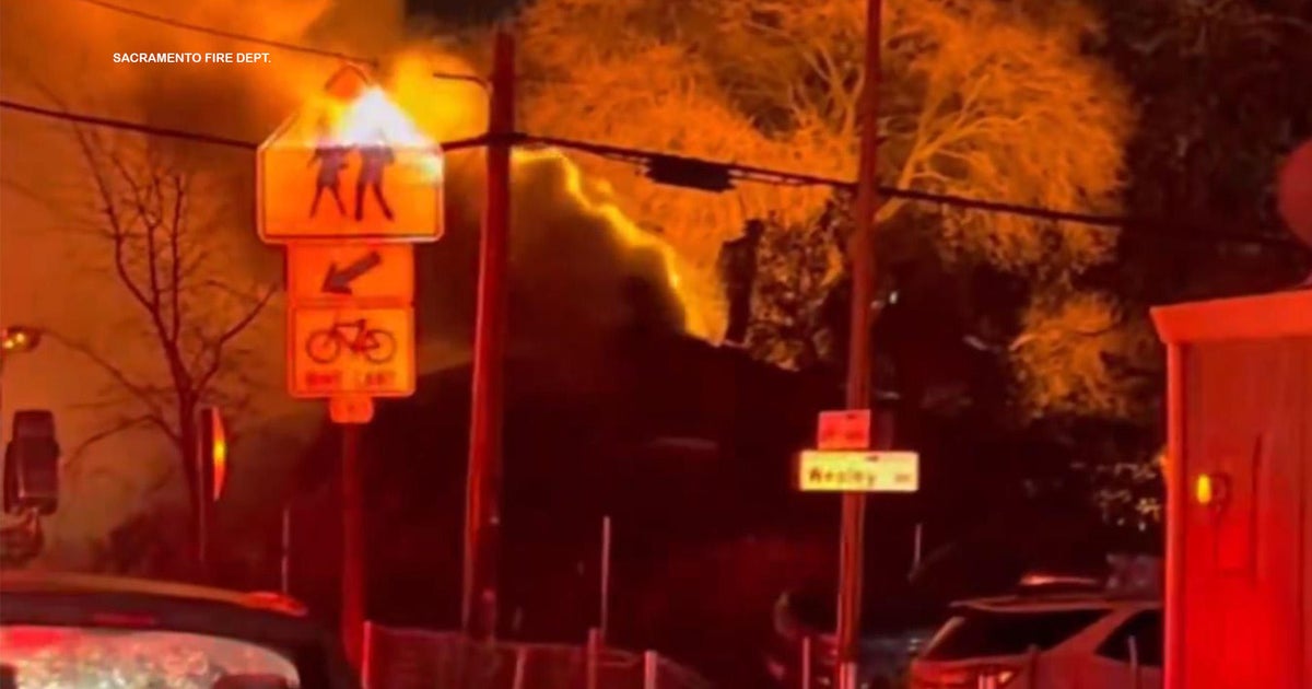 High winds impacted house fire in Sacramento, firefighters say