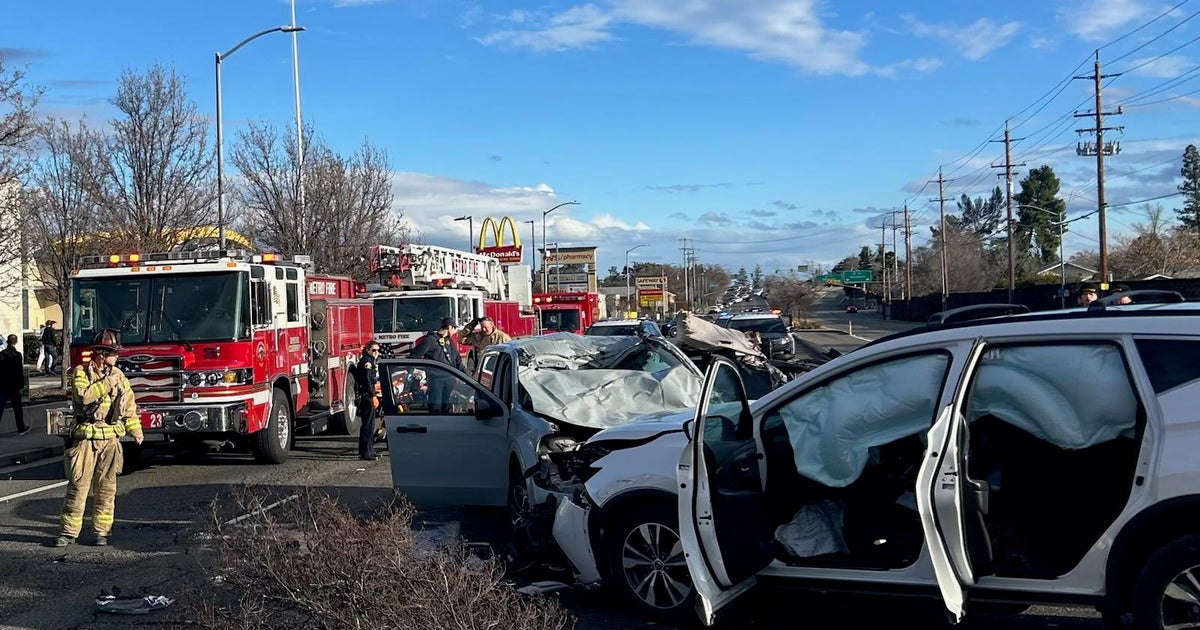 Reckless driving suspected in crash that killed 2 in North Highlands area