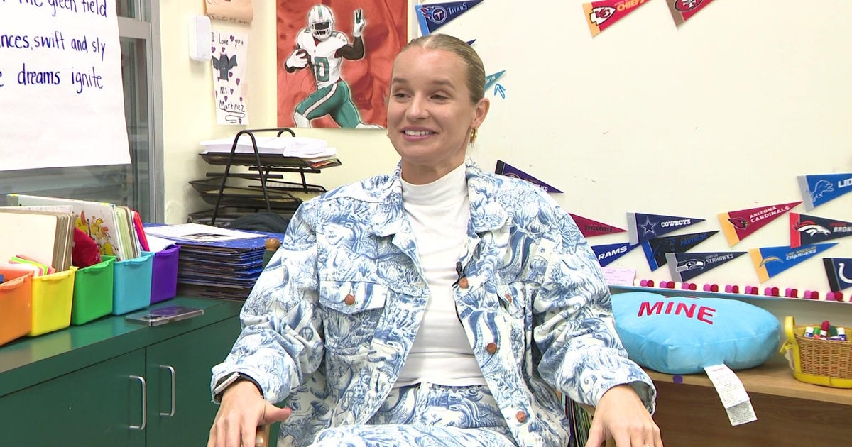 Miami-Dade instructor gifted Tremendous Bowl tickets for her lessons on the Miami Dolphins Miami-Dade instructor gifted Tremendous Bowl tickets for her lessons on the Miami Dolphins