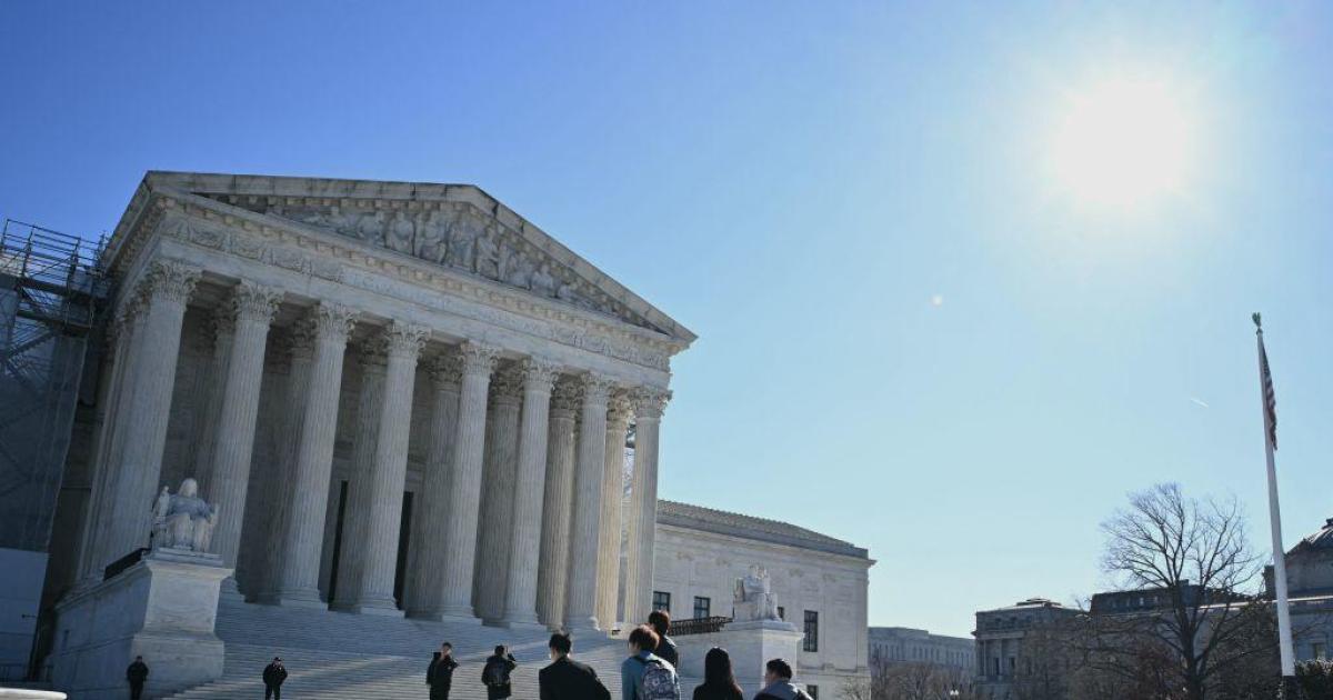 Вашингтон – Когато деветте членове на Върховния съд заемат местата