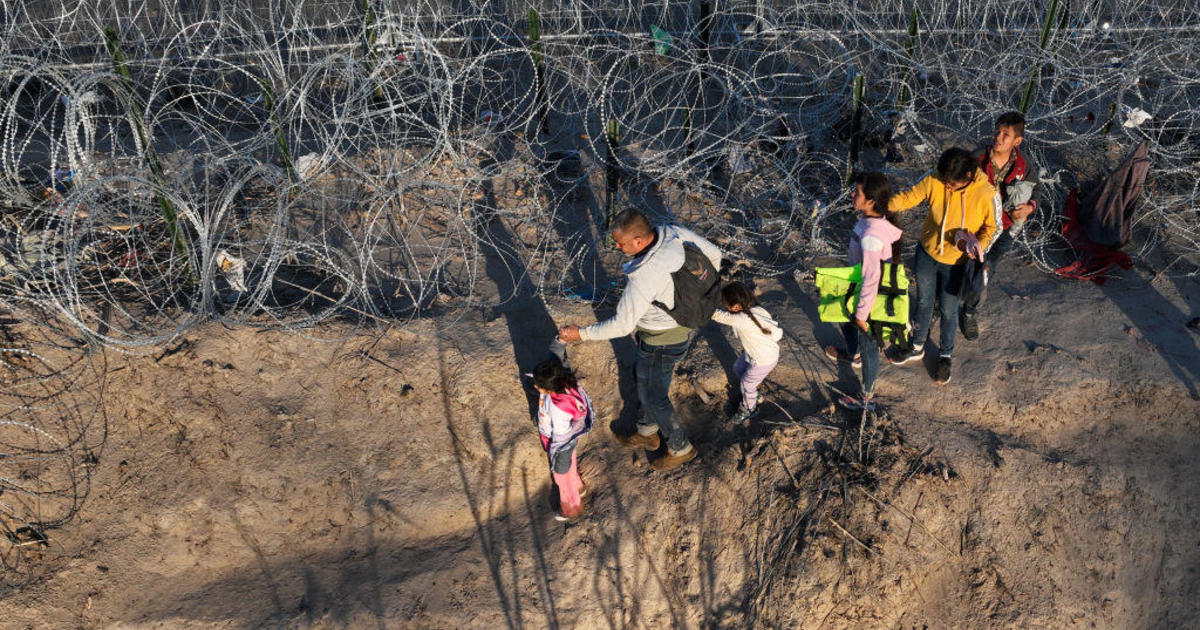 Игъл Пас Тексас — През последните седмици потокът от мигранти