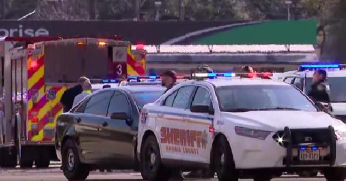 Female suspect fatally shot immediately after shooting at Joel Osteen’s Houston church Female suspect fatally shot immediately after shooting at Joel Osteen’s Houston church